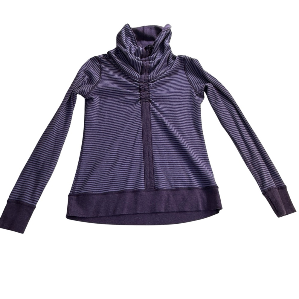 Lululemon In A Cinch Long Sleeve Reversible Tee‎ size 6/8